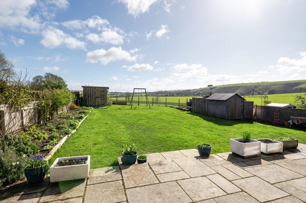 Property photo 3 of 19