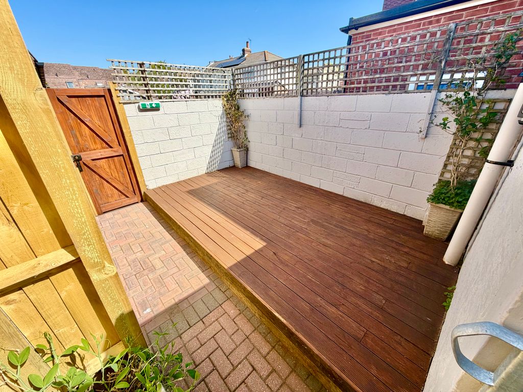 Property photo 3 of 13 Courtyard Garden