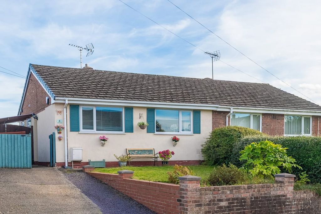 Property photo 1 of 28