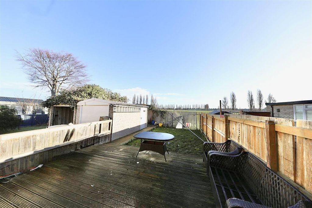 Property photo 3 of 12 2 3.Jpg