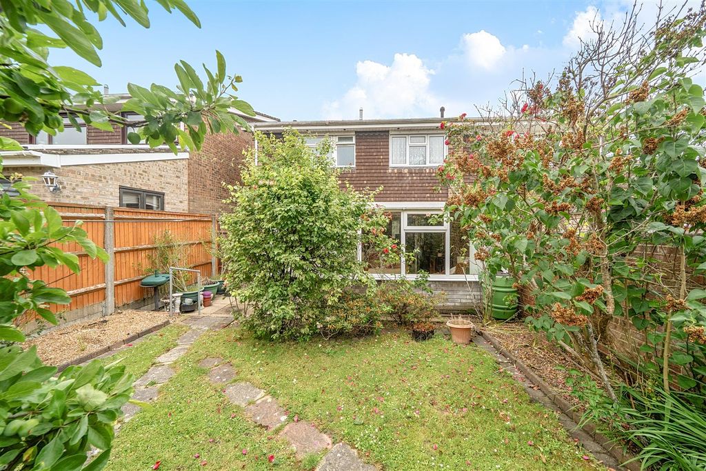 Property photo 1 of 14 Garden