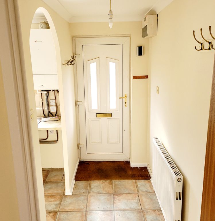 Property photo 2 of 13 Hallway