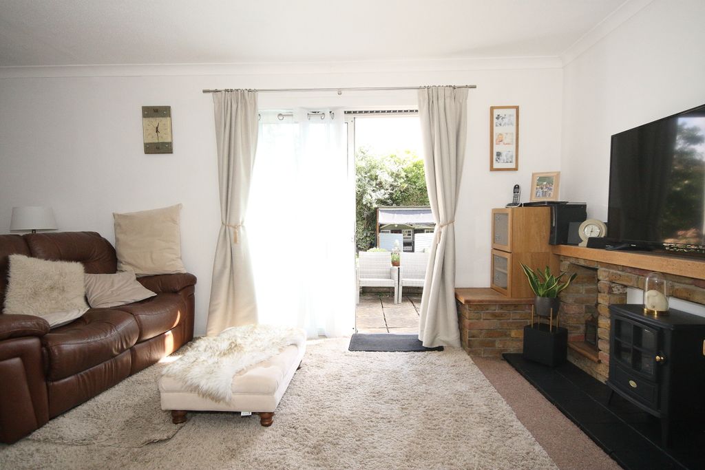 Property photo 2 of 10 Living Area