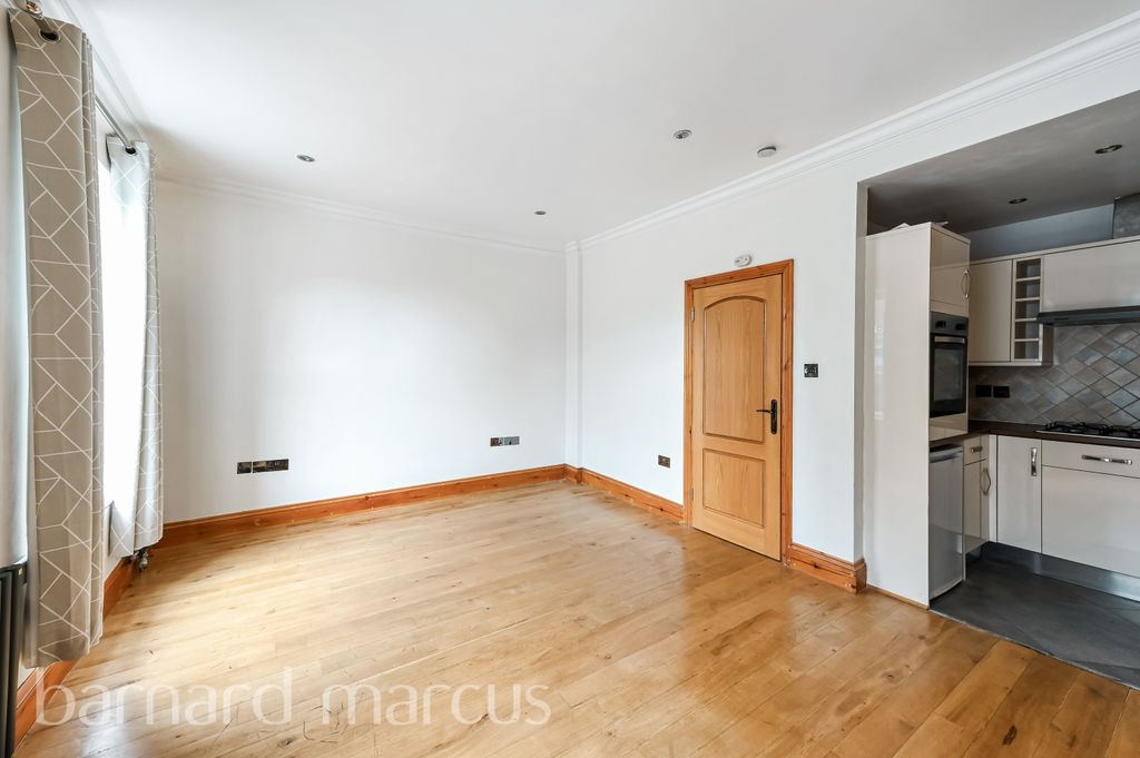 Property photo 3 of 8 Reception Room