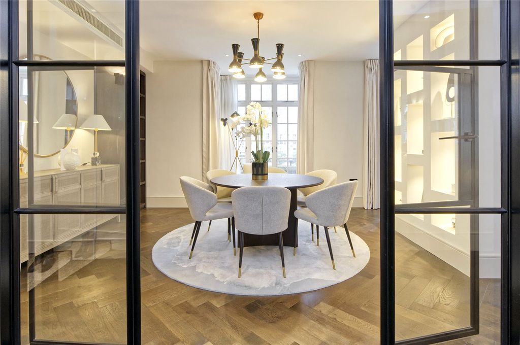 Property photo 2 of 13 Dining Area