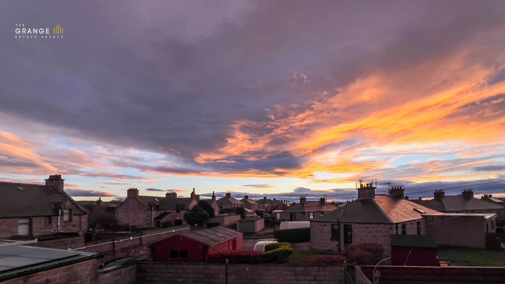 Property photo 2 of 32