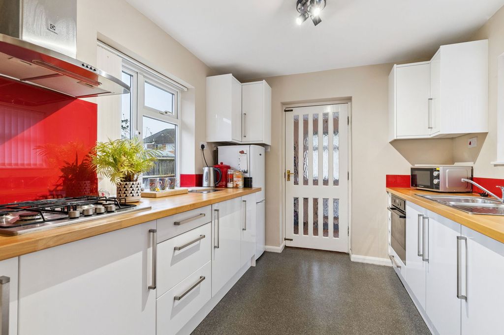 Property photo 2 of 18