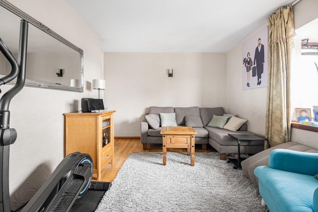 Property photo 2 of 17 Living Room