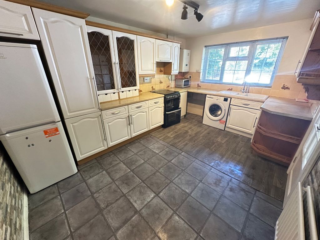 Property photo 2 of 9 4515592