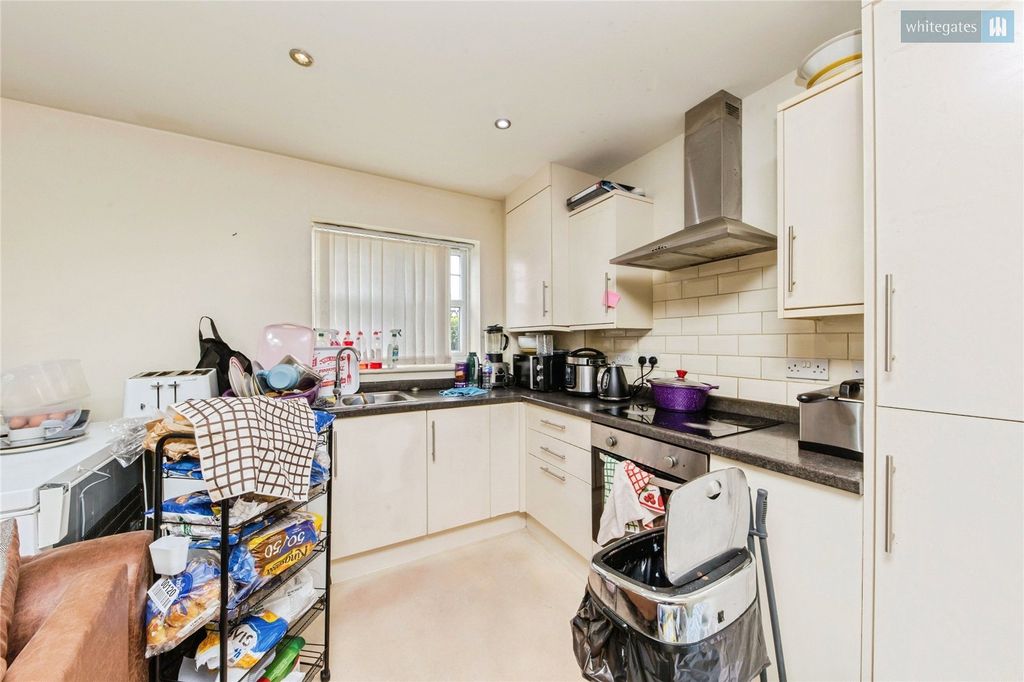 Property photo 3 of 12 Picture No. 10