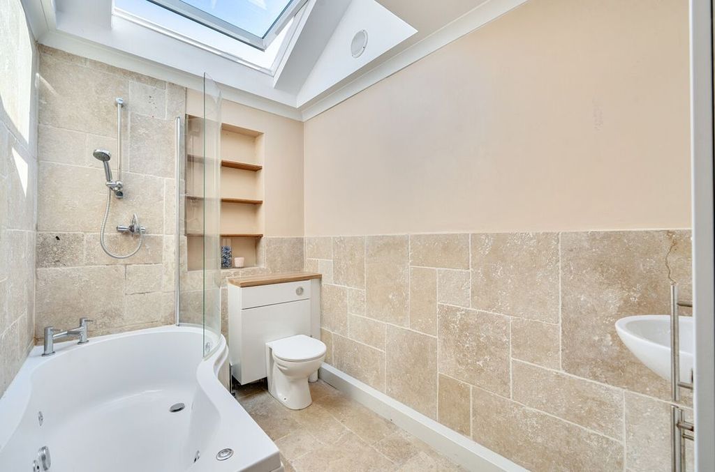Property photo 3 of 12 15023747