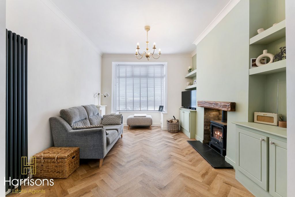Property photo 2 of 40 5168303