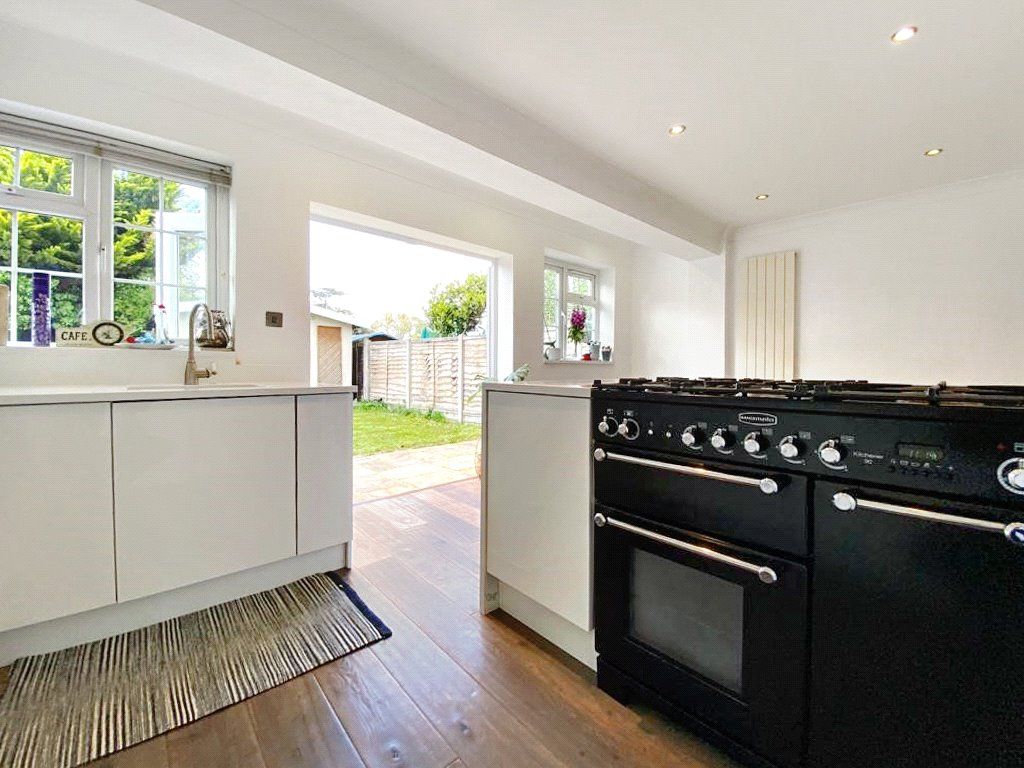 Property photo 2 of 17 Picture No. 01