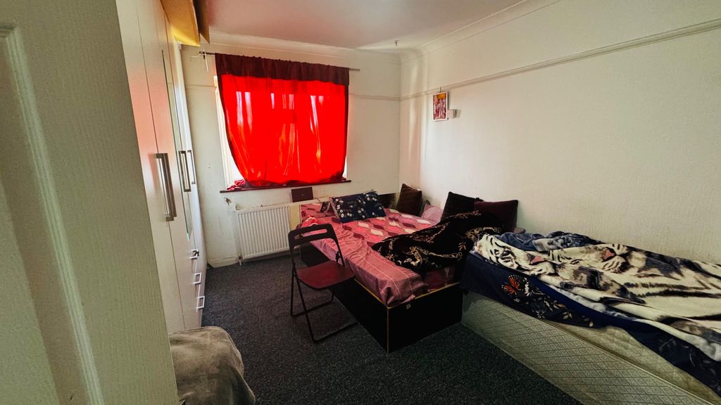 Property photo 2 of 4 Gallery