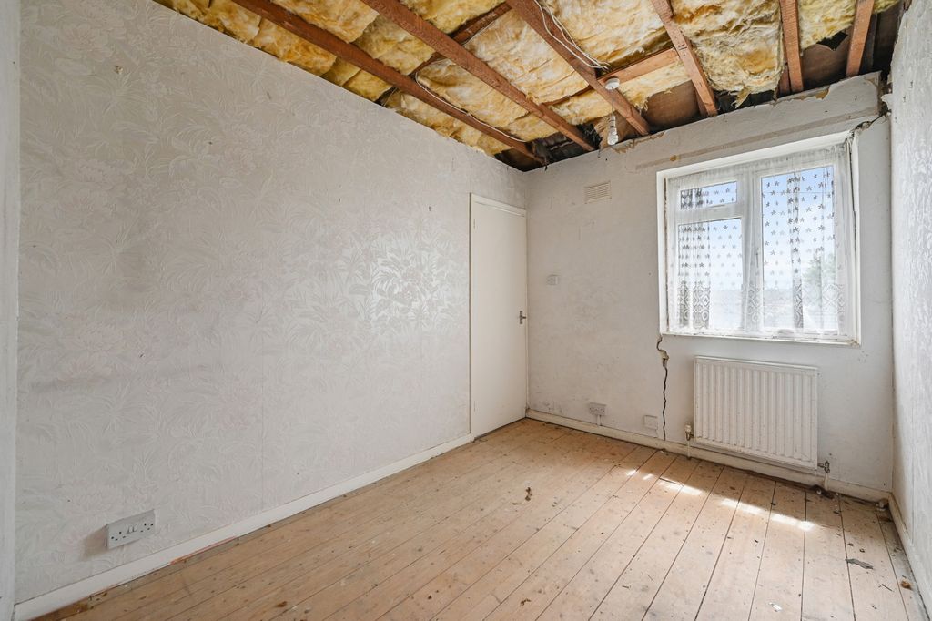 Property photo 2 of 12 Gallery