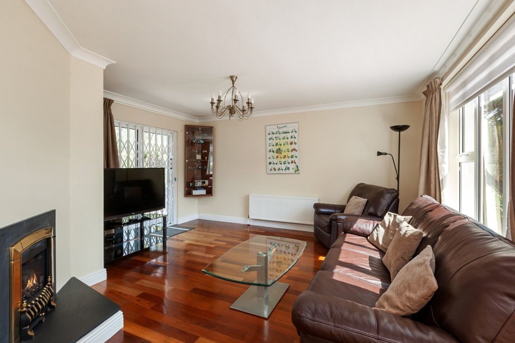 Property photo 3 of 23 Picture No. 01