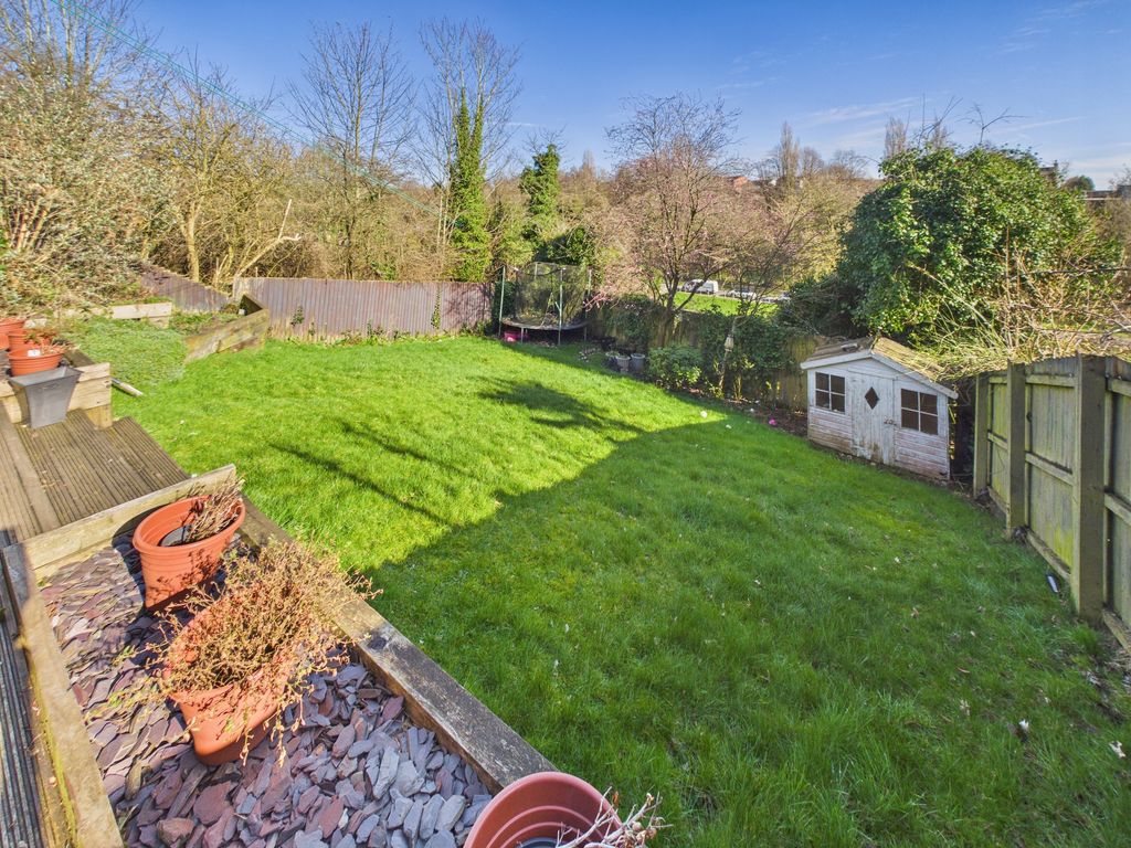 Property photo 2 of 25