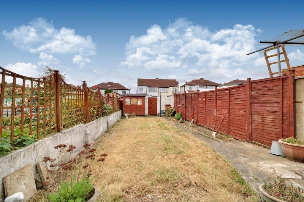 Property photo 2 of 6