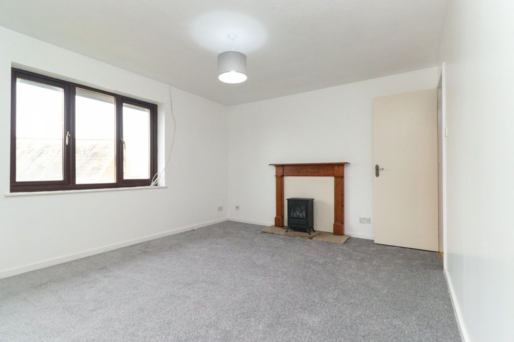 Property photo 2 of 8 Picture 2