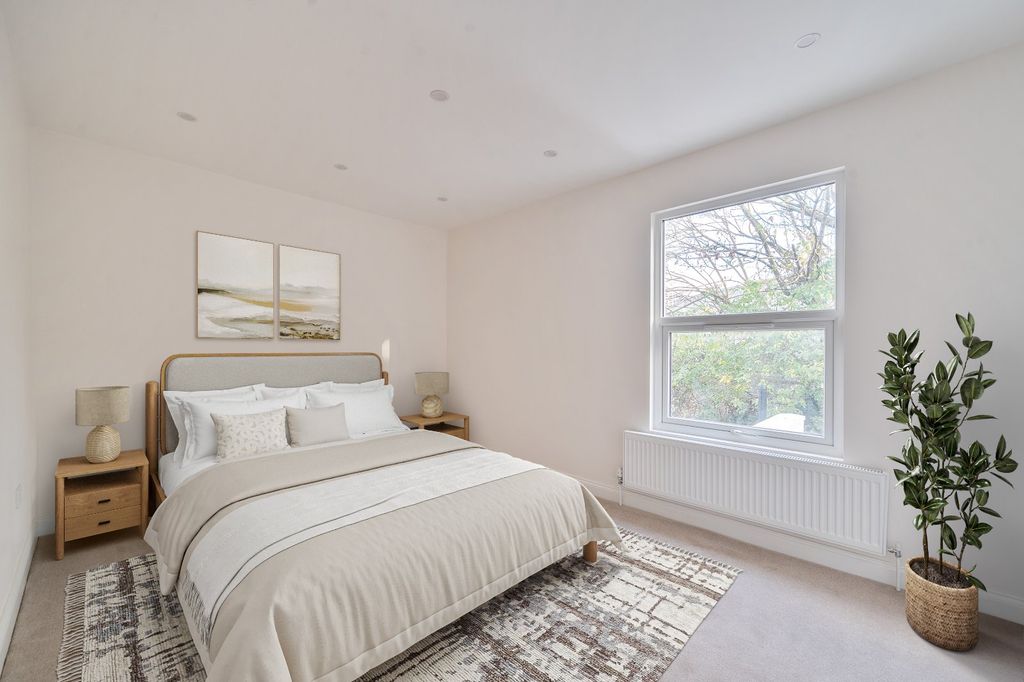 Property photo 2 of 8 Picture No. 25