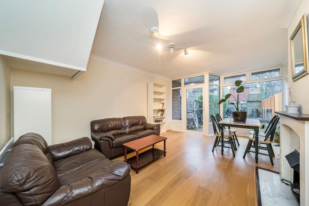 Property photo 2 of 8