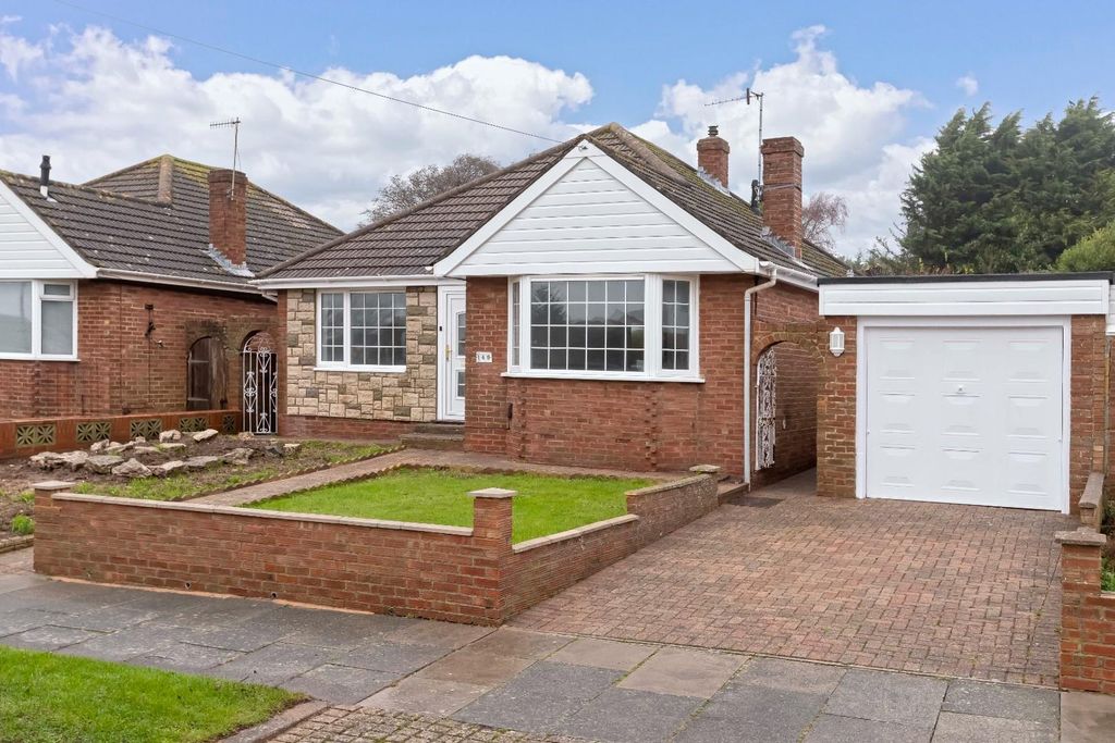 Property photo 1 of 15 Kipling Ave_12.Jpg