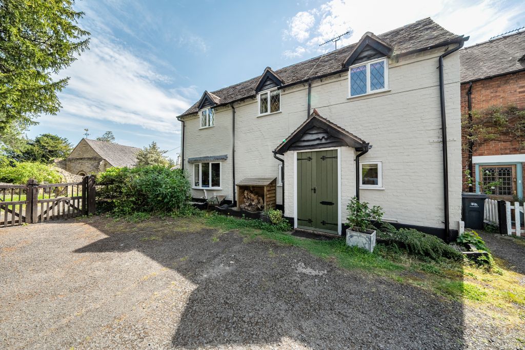 Property photo 1 of 12 1452462-16-69F49c5Cb211E
