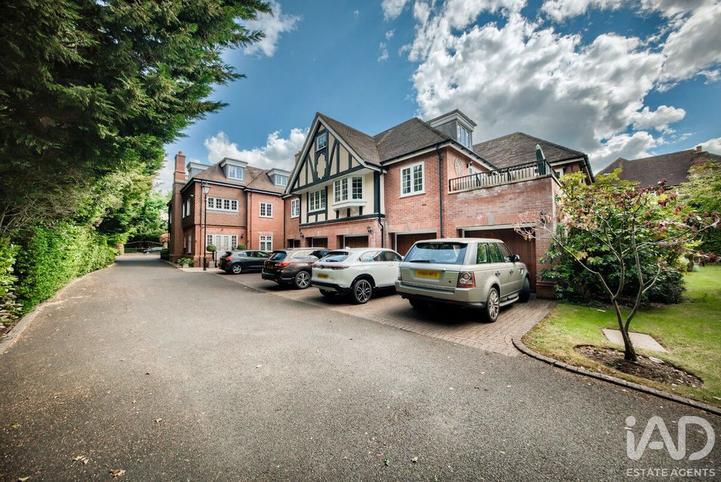 Property photo 1 of 46