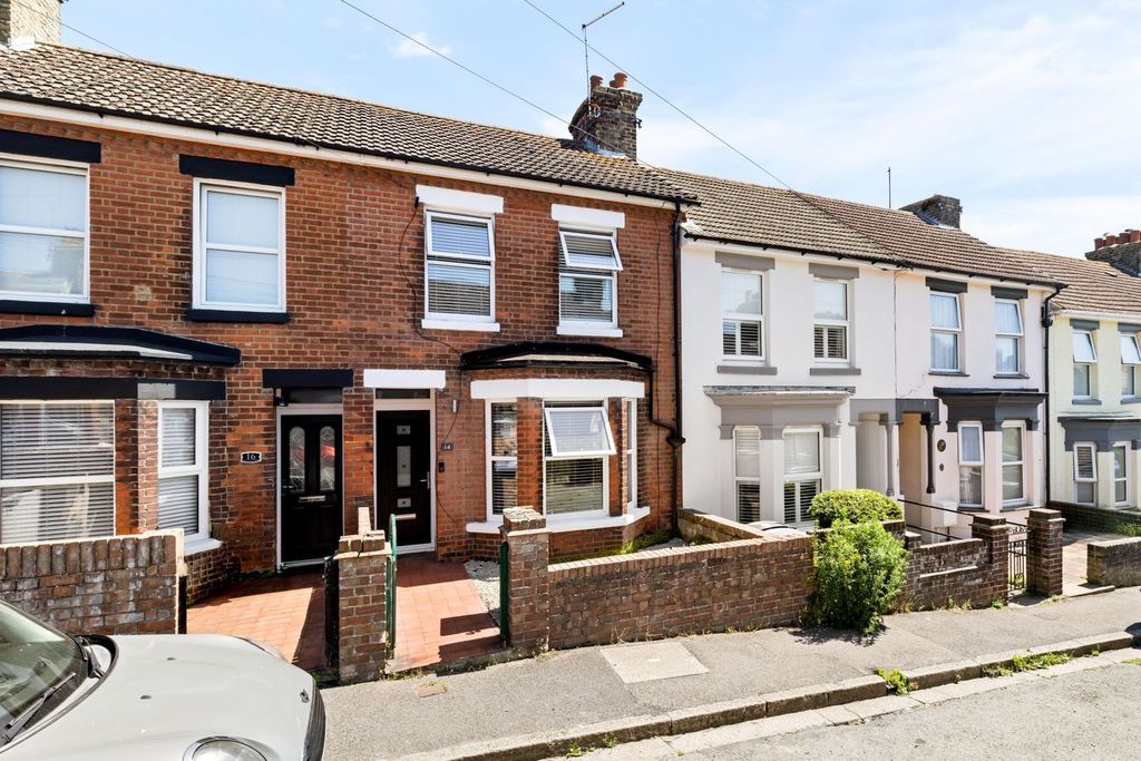 Property photo 1 of 17