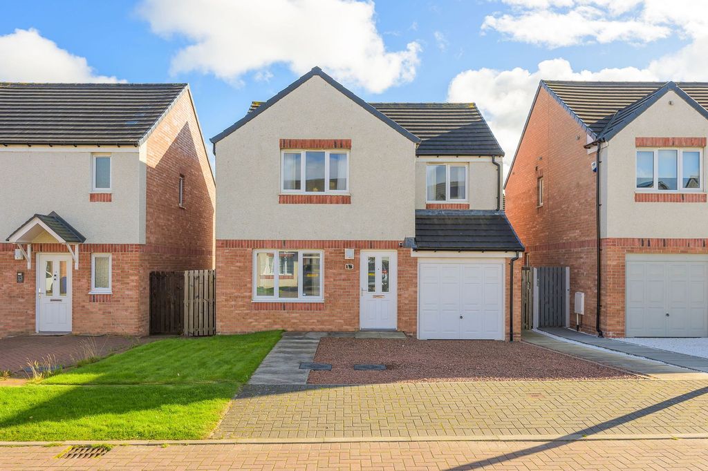 Property photo 1 of 33