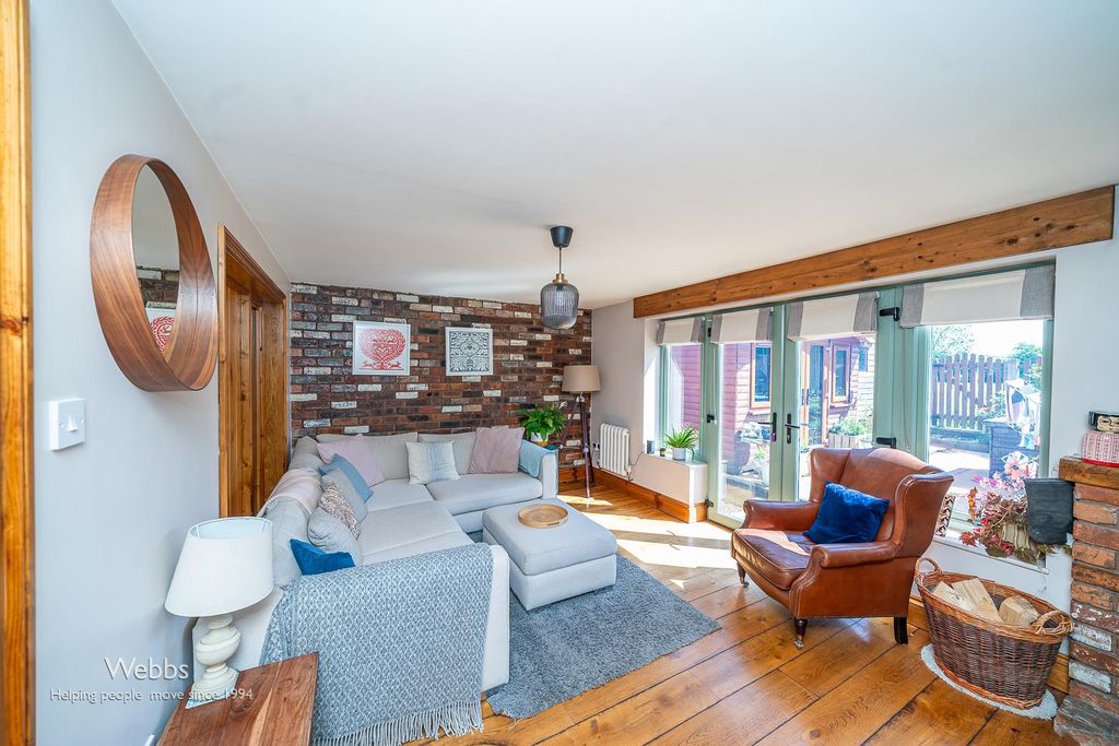 Property photo 2 of 22 © Webbs Estate Agents © (71 Of 151).Jpg