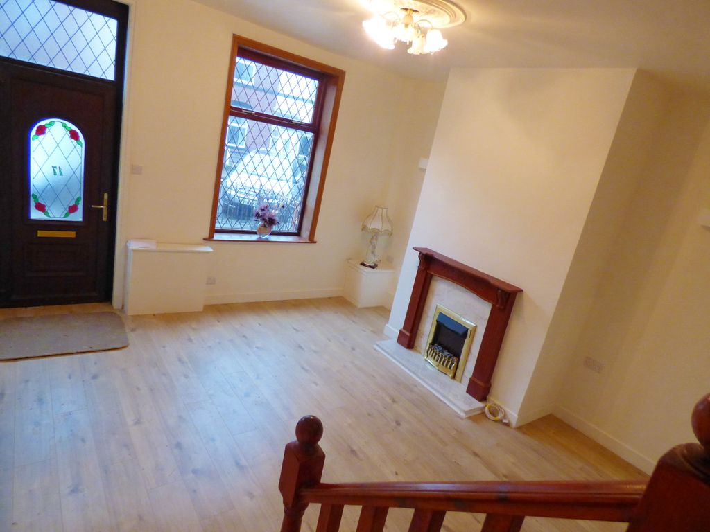 Property photo 3 of 11 Living Room 2