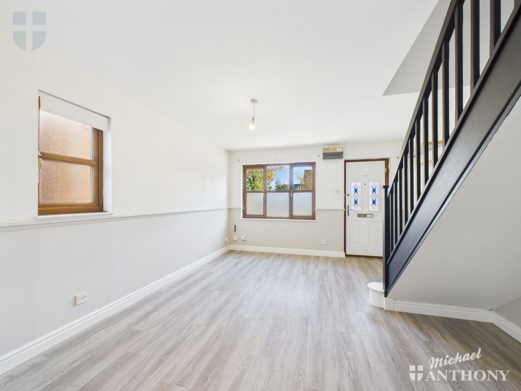 Property photo 2 of 8 Cam03218G0-Pr0808-Still002