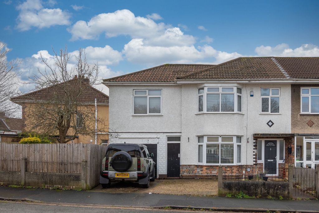 Property photo 1 of 27 4831060