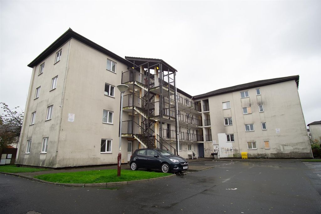 Property photo 1 of 8 Exterior