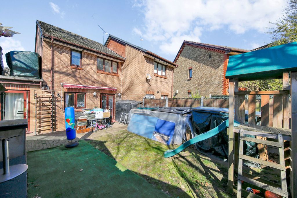 Property photo 2 of 24