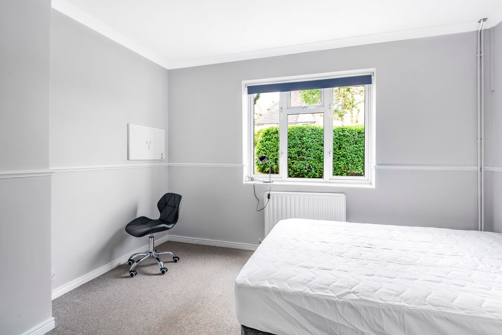 Property photo 2 of 9 740003 (12)