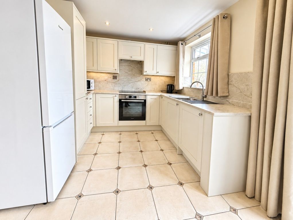 Property photo 2 of 11 5676652