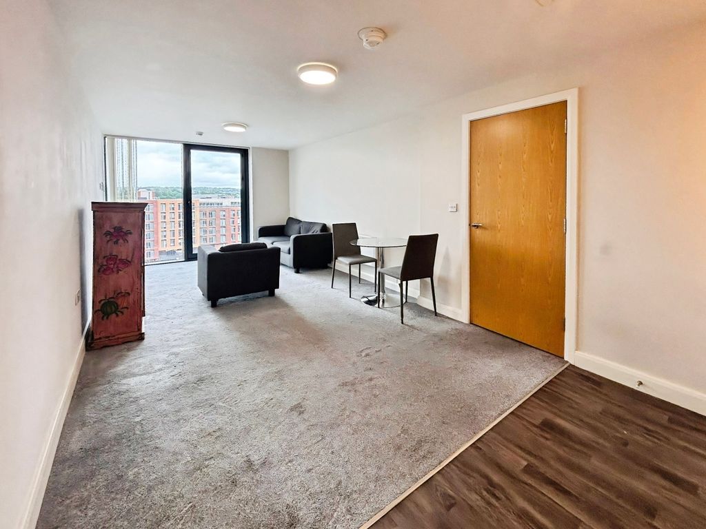 Property photo 3 of 12