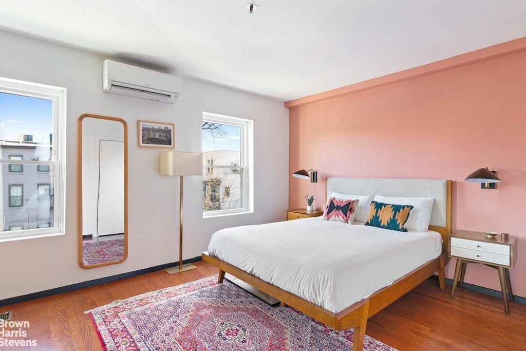 Property photo 3 of 9 <Alttext/>