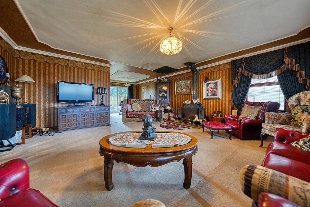 Property photo 3 of 23