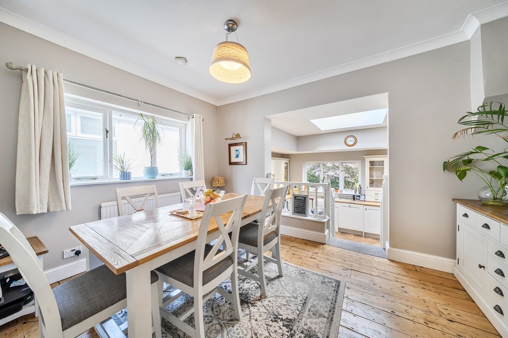 Property photo 3 of 20 1353412-7-68c8444...