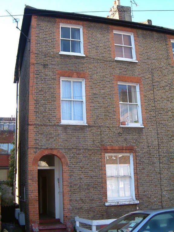 Property photo 1 of 3