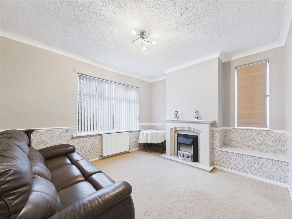 Property photo 3 of 12 Cam05451G0-Pr0072-Still014.Jpg