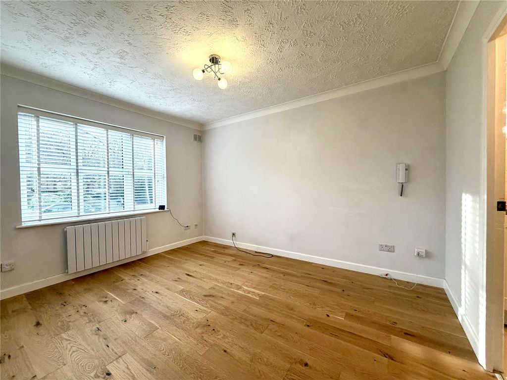 Property photo 2 of 6 Picture No. 03