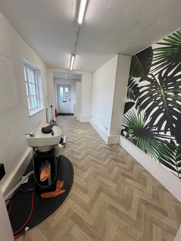 Property photo 3 of 8 Photo 9