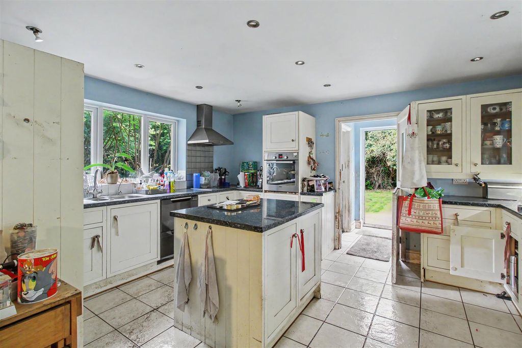 Property photo 2 of 26 Kitchen