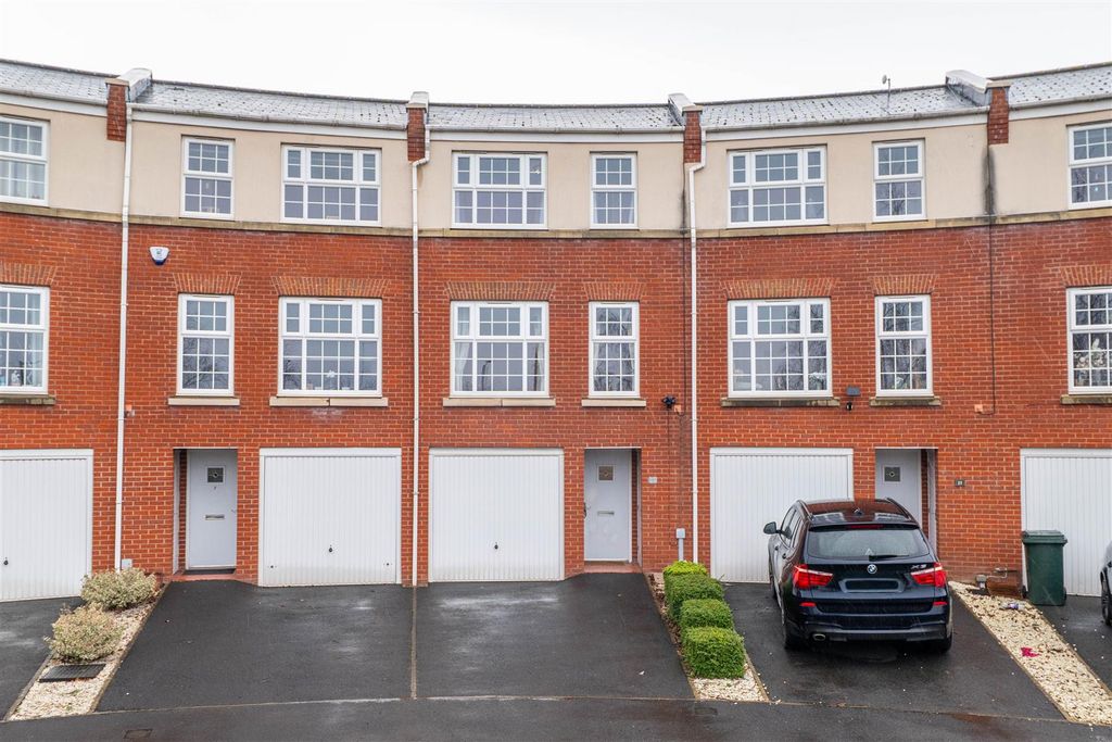 Property photo 1 of 24 Front External