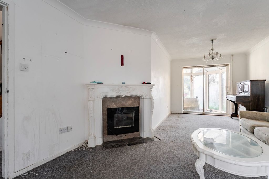 Property photo 3 of 15