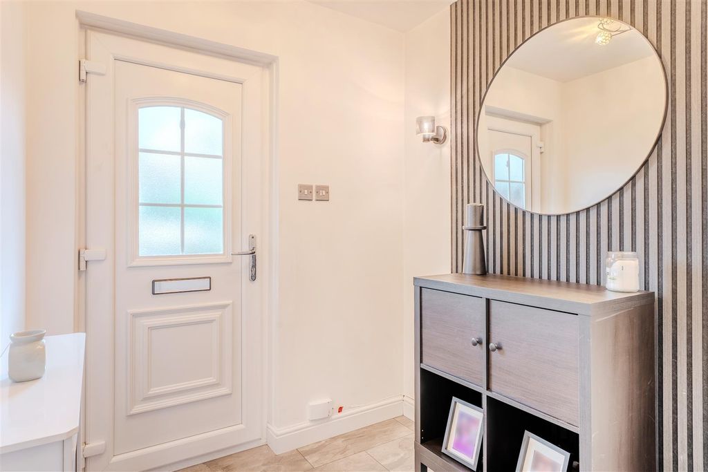 Property photo 3 of 21 22Birdsfield-21.Jpg